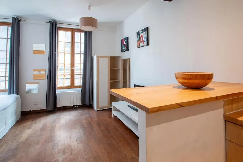Studio Spacieux Dans Le Beau Quartier Du Marais Paris